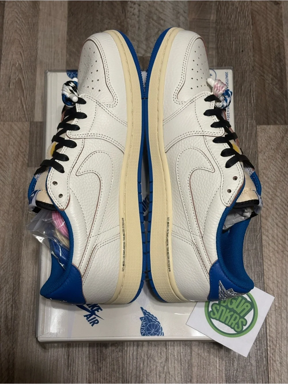 Nike jordan low